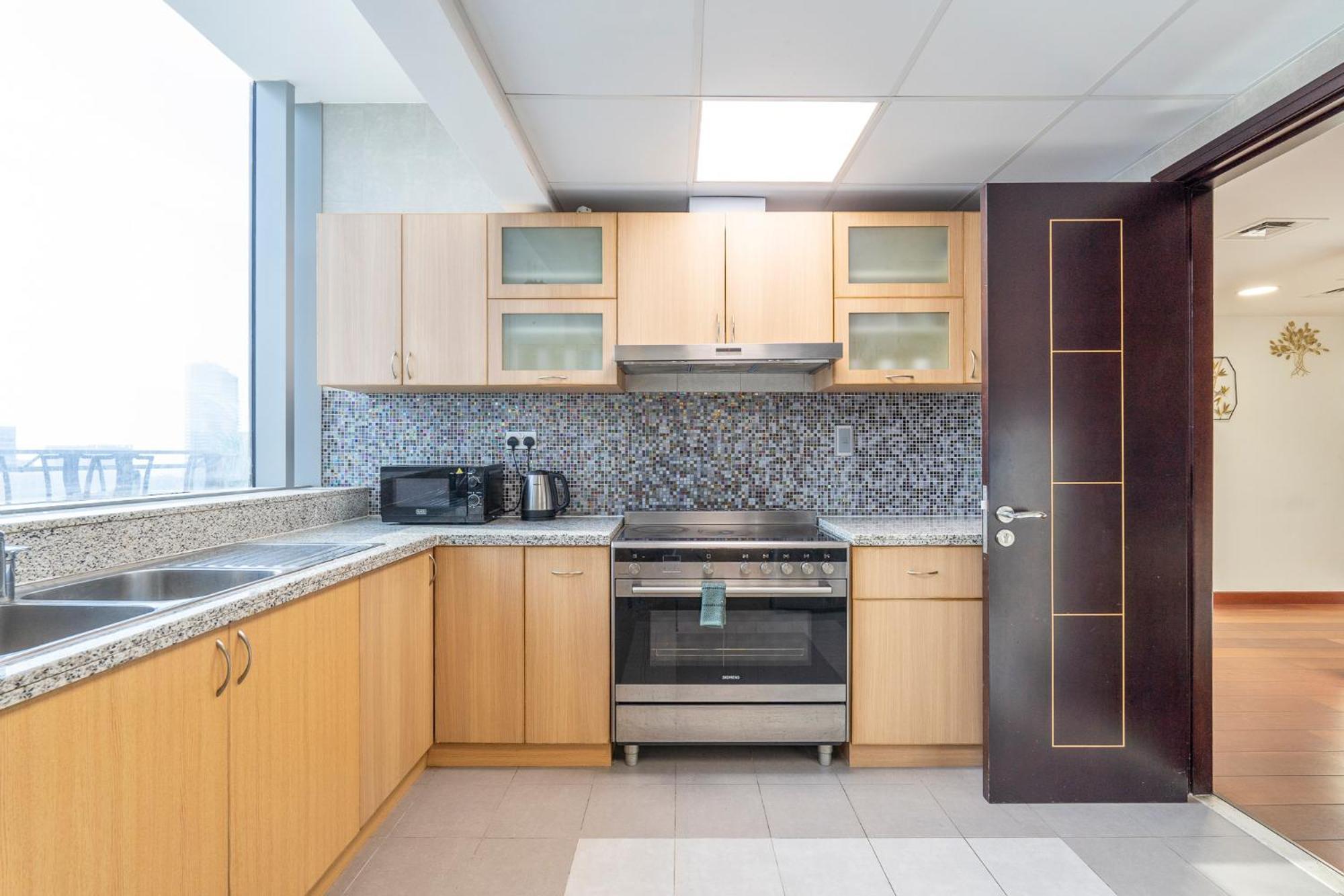 The Iconic Luxury 4Br Penthouse Near To Jumeirah Beach And Infront Of Dmcc Metro Station Dubai Exterior photo