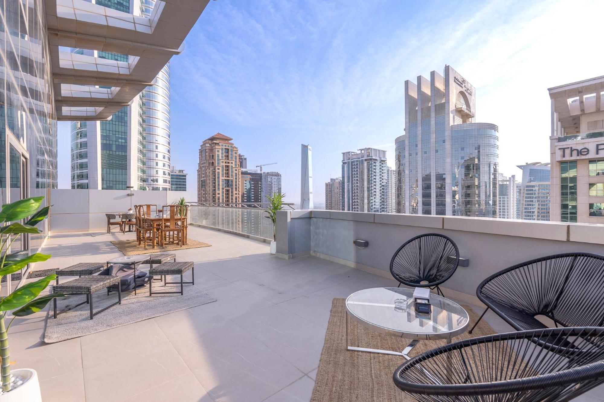 The Iconic Luxury 4Br Penthouse Near To Jumeirah Beach And Infront Of Dmcc Metro Station Dubai Exterior photo